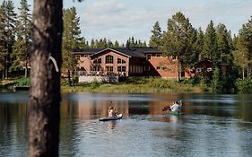 Pinetree Lodge